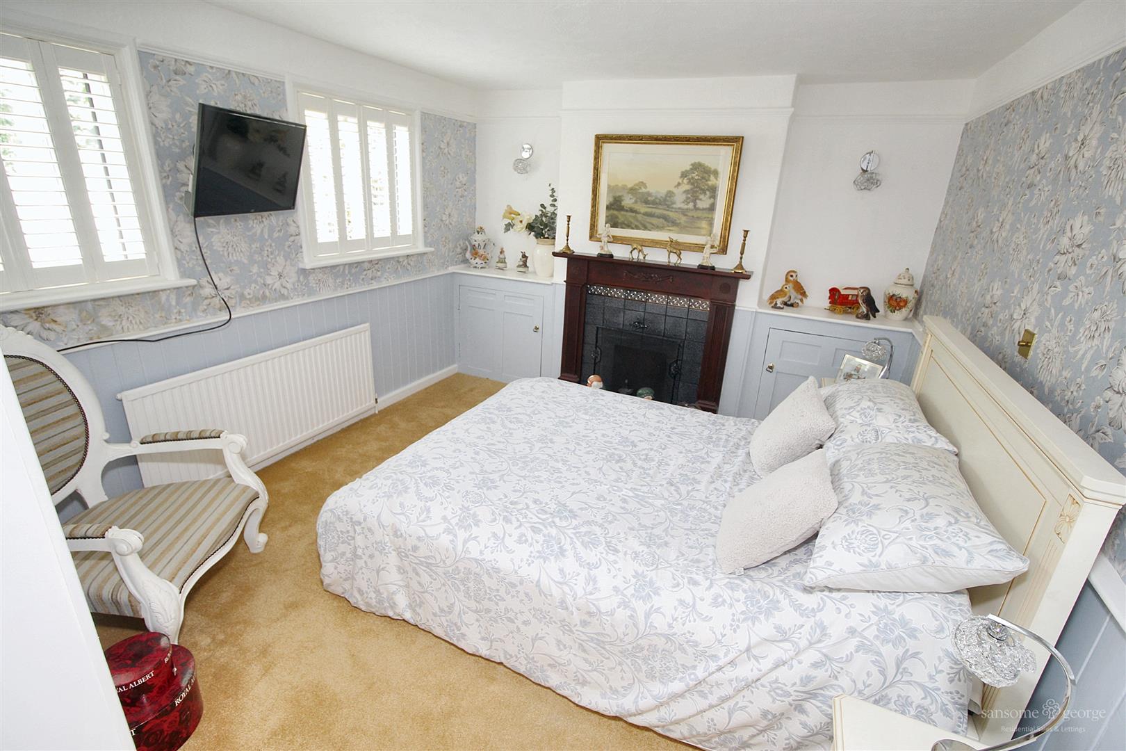 Kentwood Hill, Tilehurst, Reading